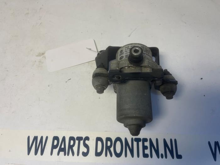 Vacuumpomp (Benzine) van een Volkswagen Polo, Auto-onderdelen, Motor en Toebehoren, Volkswagen, Gebruikt, 3 maanden garantie, Ophalen of Verzenden