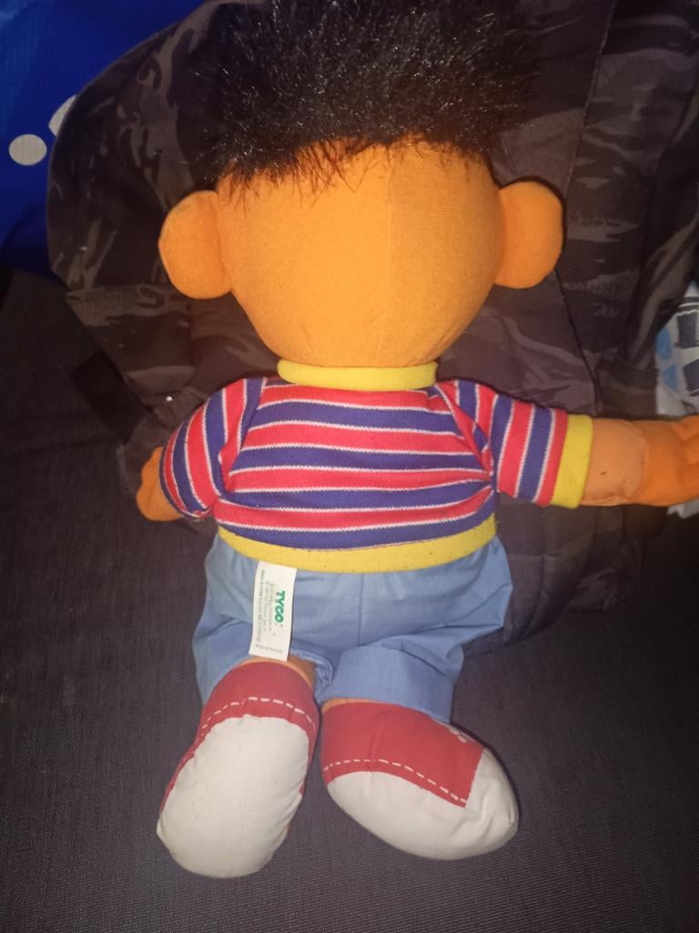 Ours en peluche Ernie Sesam Street (grand modèle) 1995 Tyco, Enlèvement ou Envoi, Overige karakters, Autres marques, Comme neuf