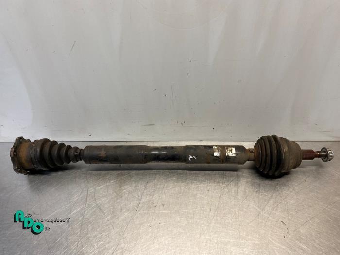 Arbre de transmission avant droit d'un Volkswagen Golf (Golf, Autos : Pièces & Accessoires, Freins & Transmission, Volkswagen