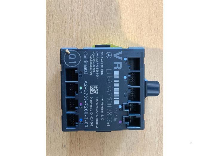 Module (divers) d'un Mercedes Vito, Autos : Pièces & Accessoires, Électronique & Câbles, Mercedes-Benz, Utilisé, 3 mois de garantie