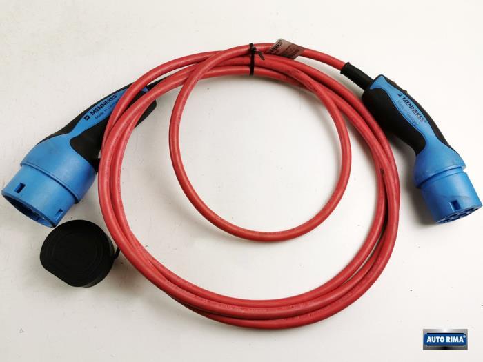 Câble de recharge hybride d'un Volvo V60, Autos : Pièces & Accessoires, Électronique & Câbles, Volvo, Utilisé, 3 mois de garantie