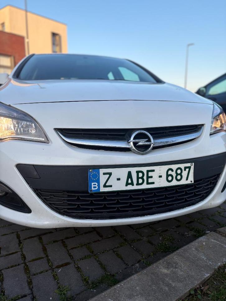 Opel Astra 1.4 Essence – 2014 – Prête à immatriculer !, Autos, Opel, Entreprise, Astra, Essence, Euro 5, Berline, 5 portes, Boîte manuelle