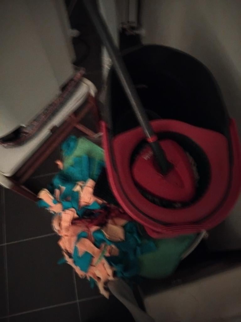 Zoek  een bijverdienste . schoonmaakwerk of licht administra, Enlèvement ou Envoi