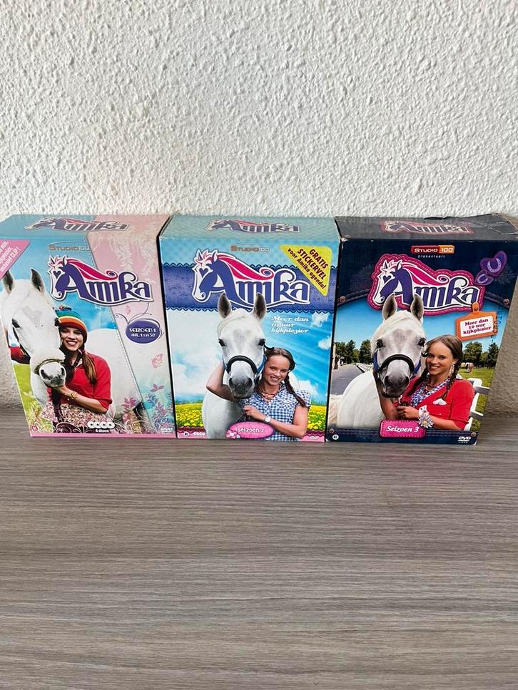 Amika seizoen 1,2 en 3 complete serie, Cd's en Dvd's, Dvd's | Kinderen en Jeugd, Zo goed als nieuw, Ophalen of Verzenden