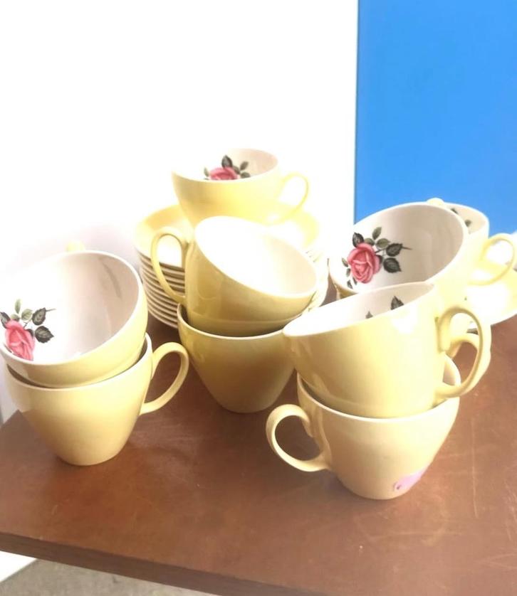 Vaisselle vintage jaune avec roses, prix/piece, Antiquités & Art, Antiquités | Services (vaisselle) pièces, Enlèvement ou Envoi