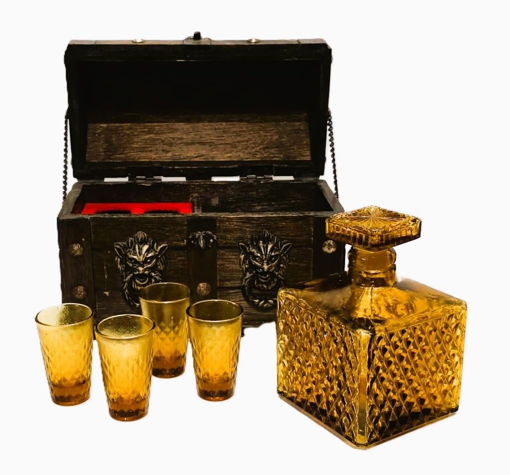 Oud likeurkistje met glaasjes en karaf., Ophalen of Verzenden