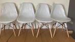 4 STUKS NIEUWE DESIGN STOELEN MET BEUKEN ONDERSTEL IN DOOS, Huis en Inrichting, MODERN, Wit, Nieuw, Vier