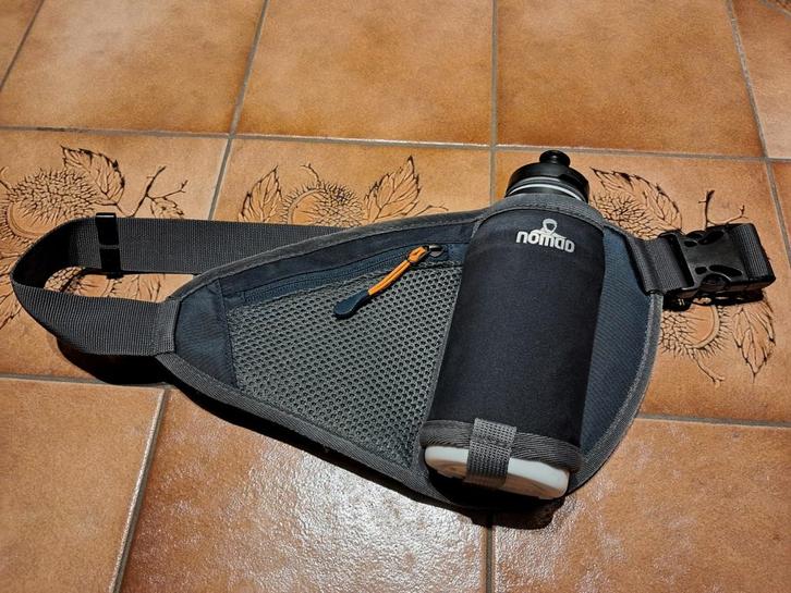 Sac ceinture d'hydratation Nomad, Bijoux, Sacs & Beauté, Sacs | Sacs à bandoulière, Comme neuf, Autres marques, Gris, Enlèvement ou Envoi