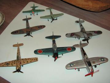Dinky toys gevechtsvliegtuigen WW2 beschikbaar voor biedingen