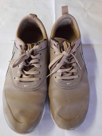 Schoenen beschikbaar voor biedingen