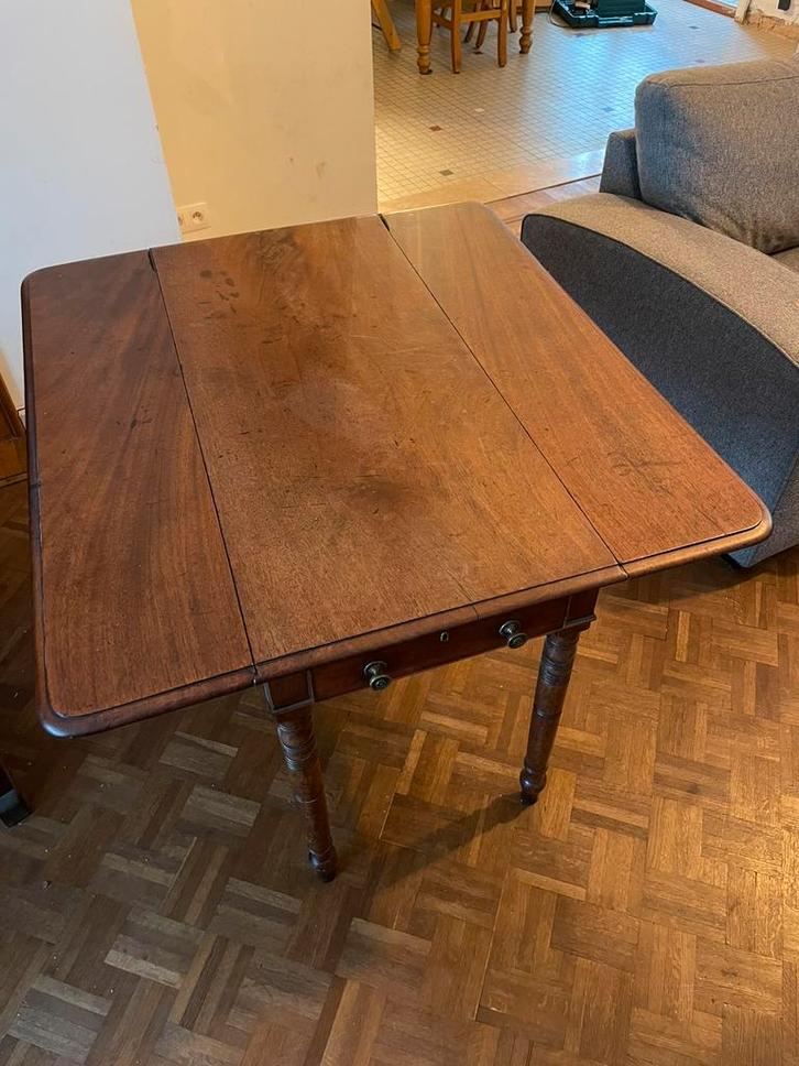 Mahoniehout engels hangoor tafeltje, Antiek en Kunst, Antiek | Meubels | Tafels, Ophalen