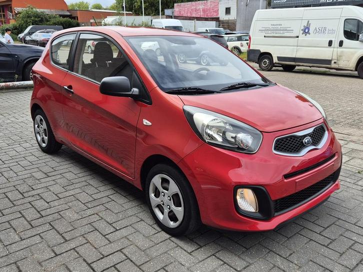 Kia Rio // Benzine, Auto's, Kia, Bedrijf, Te koop, Rio, Benzine, Euro 5, Stadsauto, 3 deurs, Handgeschakeld, Overige kleuren, Dealer onderhouden