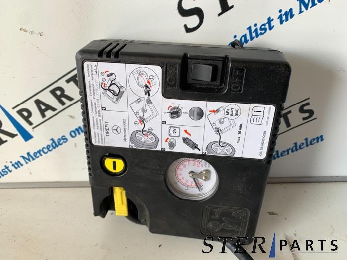 Pompe pneumatiques d'un Mercedes E-Klasse, Autos : Pièces & Accessoires, Enlèvement ou Envoi, 3 mois de garantie, Utilisé, Mercedes-Benz