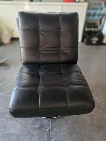 Zwarte lederen draaizetel  beschikbaar voor biedingen