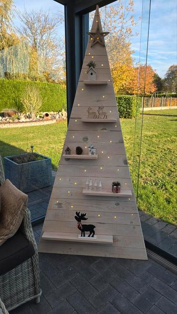 Mooie houten Kerstboom  beschikbaar voor biedingen
