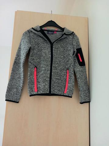 Grijze warme vest met kap maat 140 Knot so bad, als nieuw beschikbaar voor biedingen