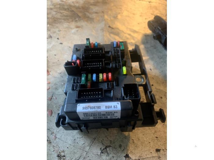Zekeringkast van een Peugeot 307, Auto-onderdelen, Elektronica en Kabels, Peugeot, Gebruikt, 3 maanden garantie, Ophalen of Verzenden