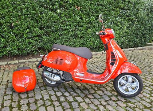 Belle Vespa Classic 125cc construite en 2022, Vélos & Vélomoteurs, Scooters | Vespa, Comme neuf, Autres modèles, Essence, Enlèvement