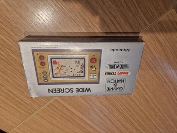 DOOS Nintendo game watch snoopy. beschikbaar voor biedingen