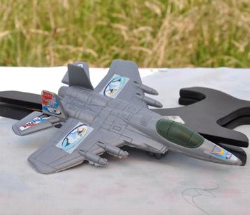 avion en plastique gris battleplan 1 beschikbaar voor biedingen