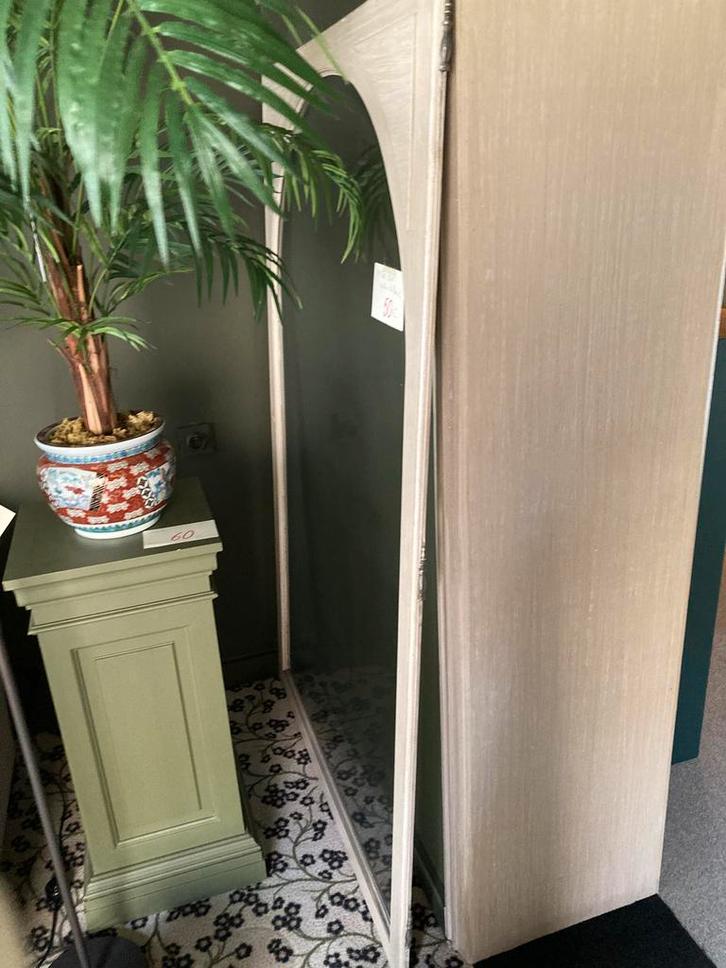 Porte d'armoire avec bordure en Peinture de Paris, Maison & Meubles, Armoires | Vitrines, Utilisé, Enlèvement