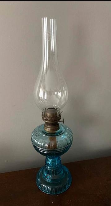 Olielamp beschikbaar voor biedingen