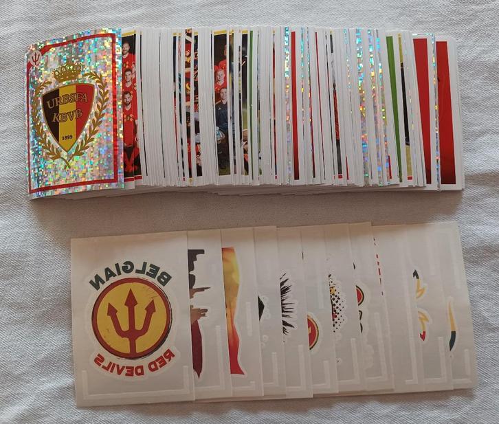 Complete set: We Stick #Redtogether (2018), Hobby en Vrije tijd, Stickers en Plaatjes, Zo goed als nieuw, Meerdere stickers, Ophalen of Verzenden