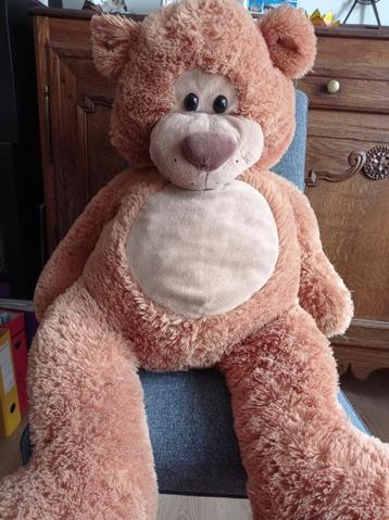 Nounours disponible aux enchères