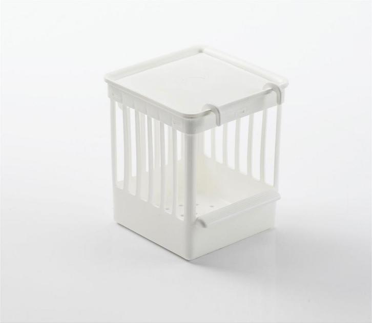 Traliekastje kunststof wit  ( ook in beige )- OPEN op zondag, Dieren en Toebehoren, Vogels | Toebehoren, Ophalen