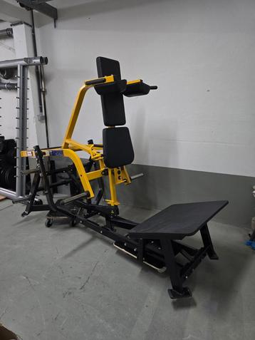 HAMMER STRENGTH V-SQUAT ALS NIEUW ! beschikbaar voor biedingen