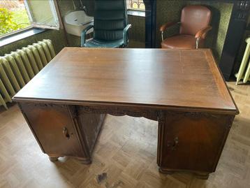 Antiek Art Deco bureau beschikbaar voor biedingen