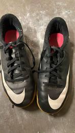 Zaalvoetbalschoenen Nike maat 36, Sport en Fitness, Voetbal, Ophalen of Verzenden, Gebruikt