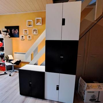 Volledige Ikea slaapkamer: kasten, bed en bureau. beschikbaar voor biedingen