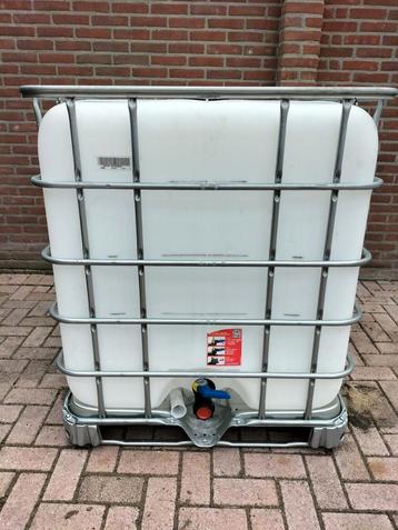 IBC tanks multitank watertank regenton houtkrat opslagkrat beschikbaar voor biedingen