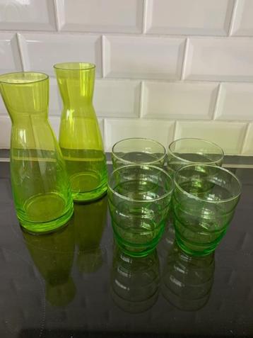 2 karaffen en 4 bijpassende glazen (IKEA) - nieuw beschikbaar voor biedingen