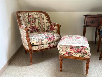 Bijzet fauteuil met ottoman Engelse klassieke stof beschikbaar voor biedingen