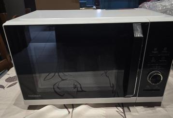Four micro-ondes 26 L 900 W, Electroménager, Neuf, Enlèvement, 45 à 60 cm, À Poser