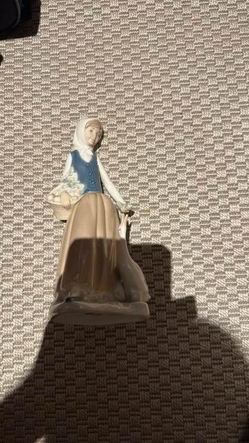 Nao beeldje 0026  beschikbaar voor biedingen
