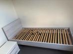 Eenpersoonsbed met latoflex en nachttafel, Huis en Inrichting, Slaapkamer | Bedden, Ophalen, Zo goed als nieuw, Wit, Hout