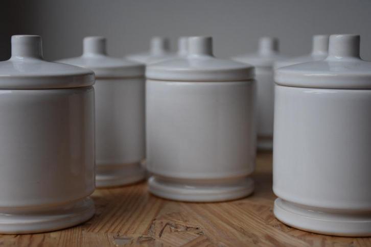 8x vintage studio pottery ceramic pot wit white, Antiek en Kunst, Antiek | Keramiek en Aardewerk, Ophalen of Verzenden