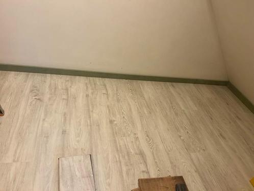 30 m2 klik laminaatvloer grijs, Huis en Inrichting, Overige Huis en Inrichting, Zo goed als nieuw, Ophalen