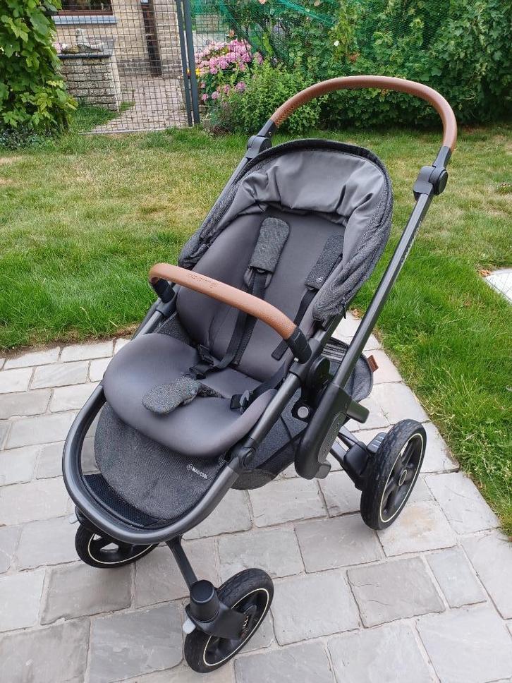 Maxi-Cosi Nova 4 + adaptors & regenhoes – heel goede staat, Kinderen en Baby's, Kinderwagens en Combinaties, Zo goed als nieuw