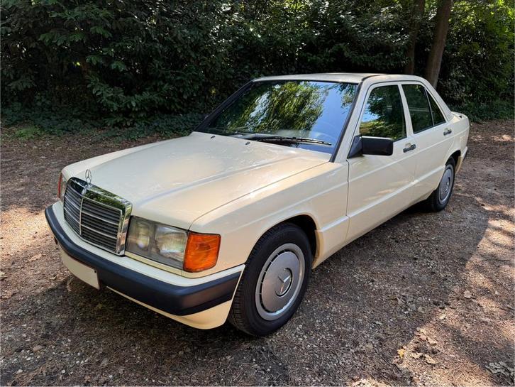 Nette Mercedes-Benz 190E, Auto's, Oldtimers, Particulier, Mercedes-Benz, Benzine, Berline, 4 deurs, Handgeschakeld, Ophalen