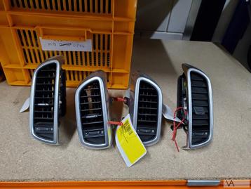 Porsche Cayenne 2010 - 2017 luchtrooster dashboard €30/ st beschikbaar voor biedingen