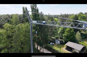 TE HUUR : 24 Meter bouwkraan beschikbaar voor biedingen