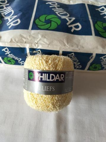 Wollen ballen van Phildar in geel reliëf (10 ballen). beschikbaar voor biedingen