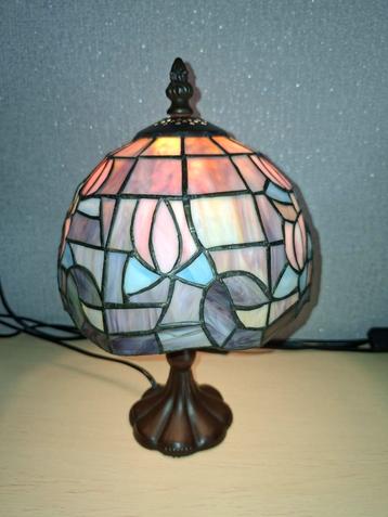 Tiffany lamp beschikbaar voor biedingen
