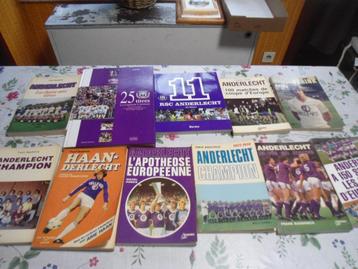Set van 11 boeken over Anderlecht in zeer goede staat. beschikbaar voor biedingen