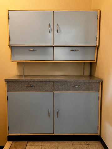 Vintage sixties keukenkast beschikbaar voor biedingen