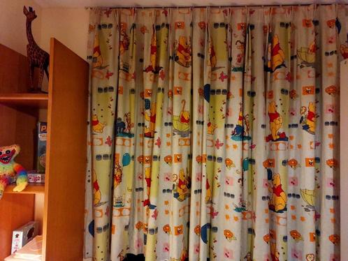 Verduisterende overgordijn Winny the Pooh, Huis en Inrichting, Stoffering | Gordijnen en Lamellen, Zo goed als nieuw, 150 tot 200 cm